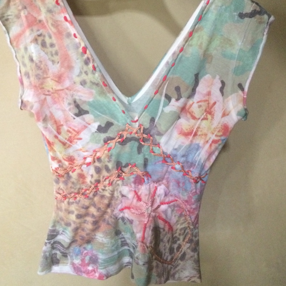 Cotton top with floral stitching
